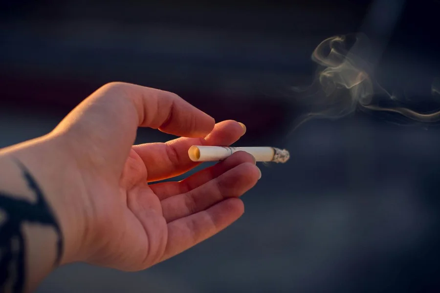 Cigarro você conhece. Mas esses 5 hábitos do dia a dia podem fazer tanto mal ao seu corpo